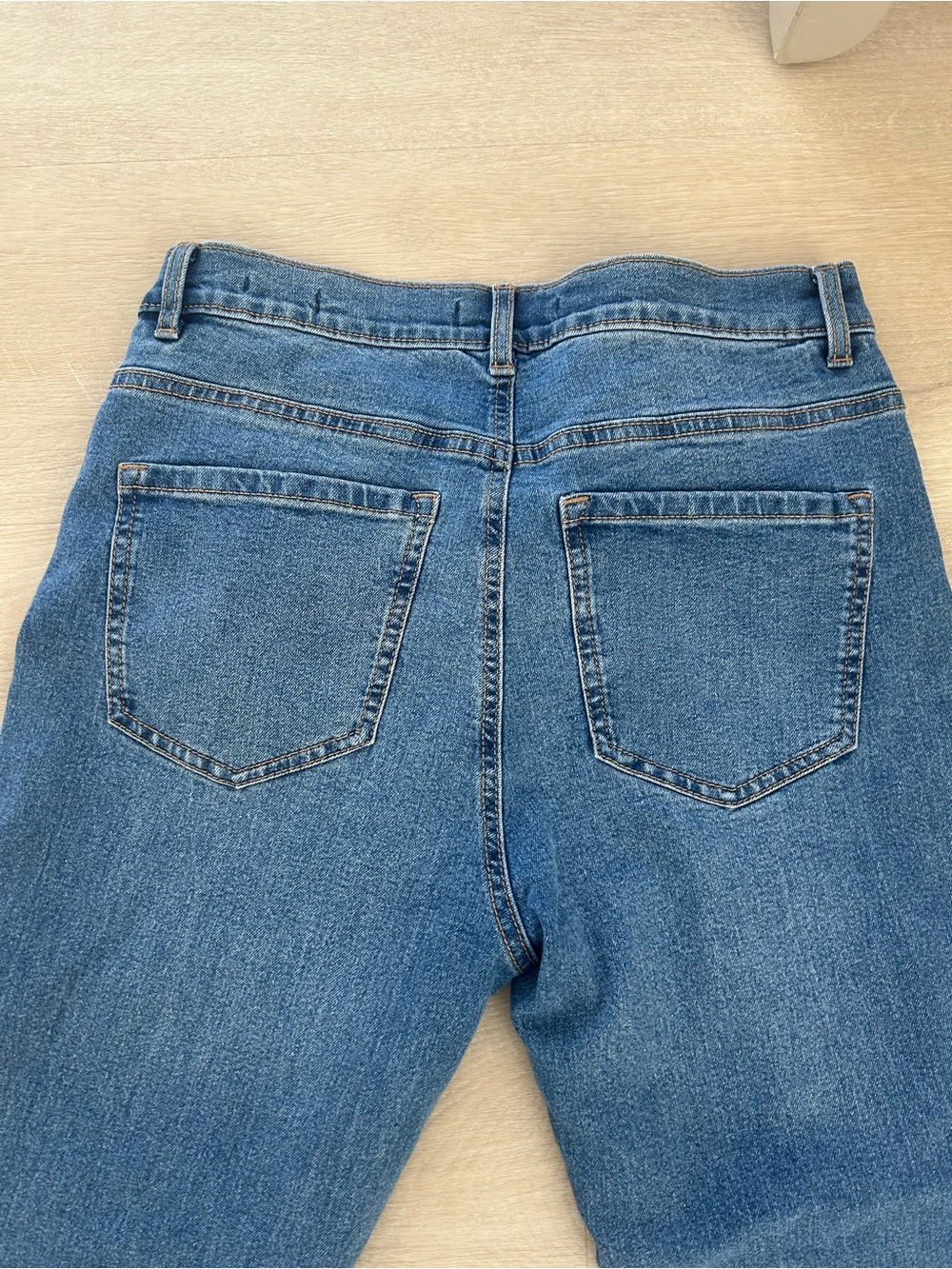 High-Rise Flared Women's Jeans in Medium Blue - Picture 8 of 8
